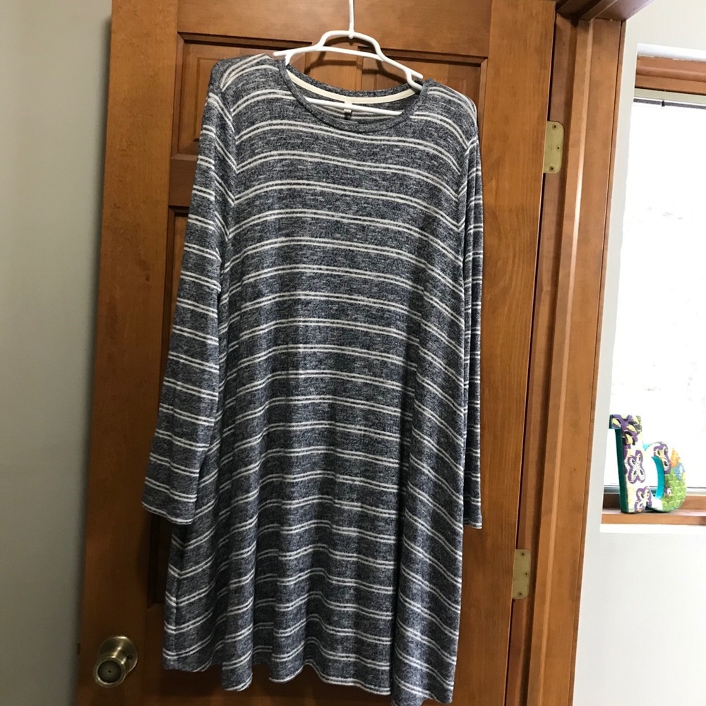 Lou & Grey Striped Long Sleeve Dress